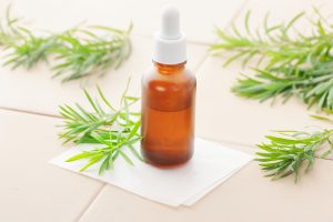Does Tea Tree Oil Actually Kill Head Lice? featured image