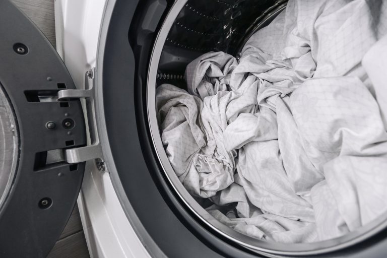 What Should You Actually Wash After a Lice Diagnosis?