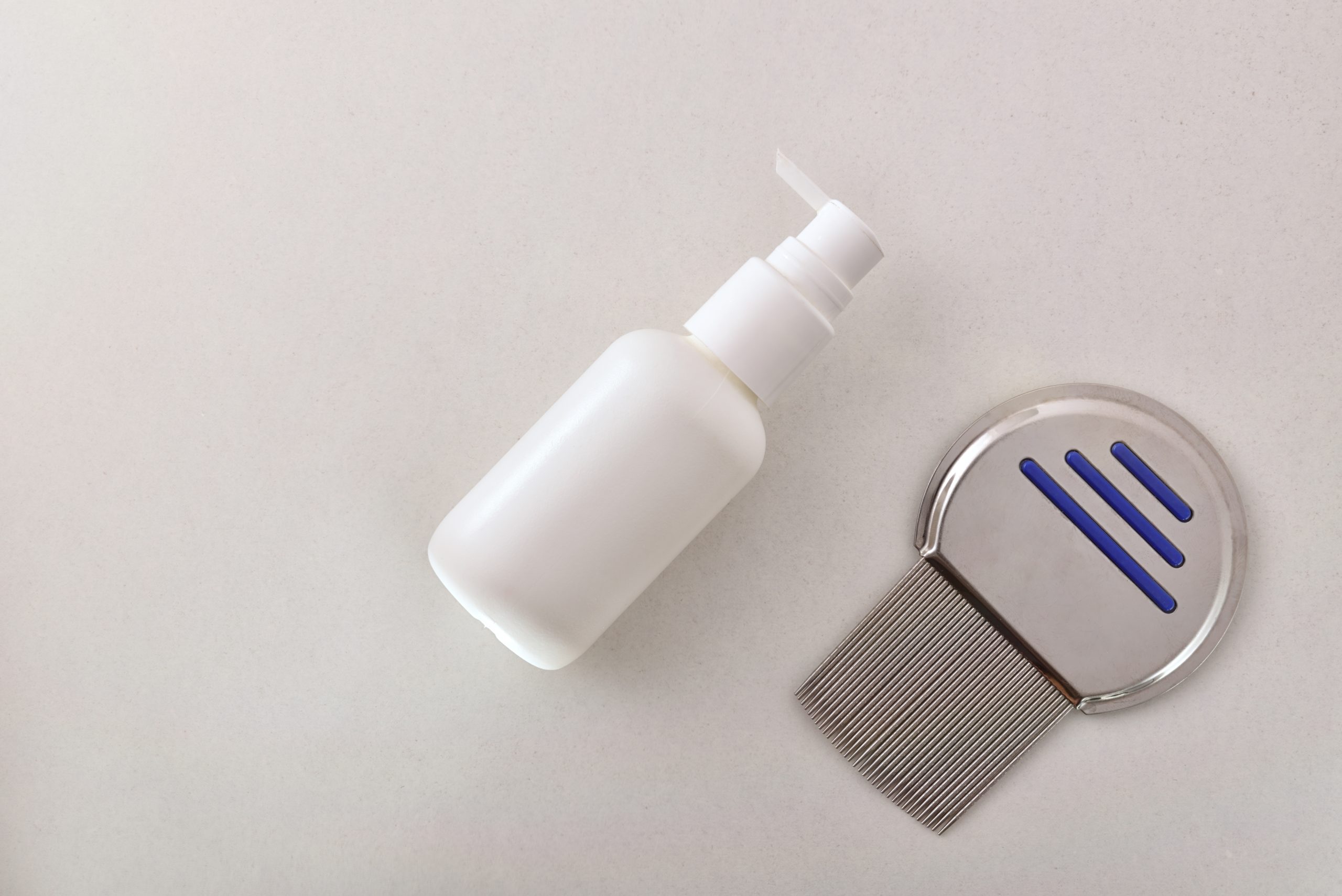 Treatment bottle and lice comb for a prescription versus professional care article