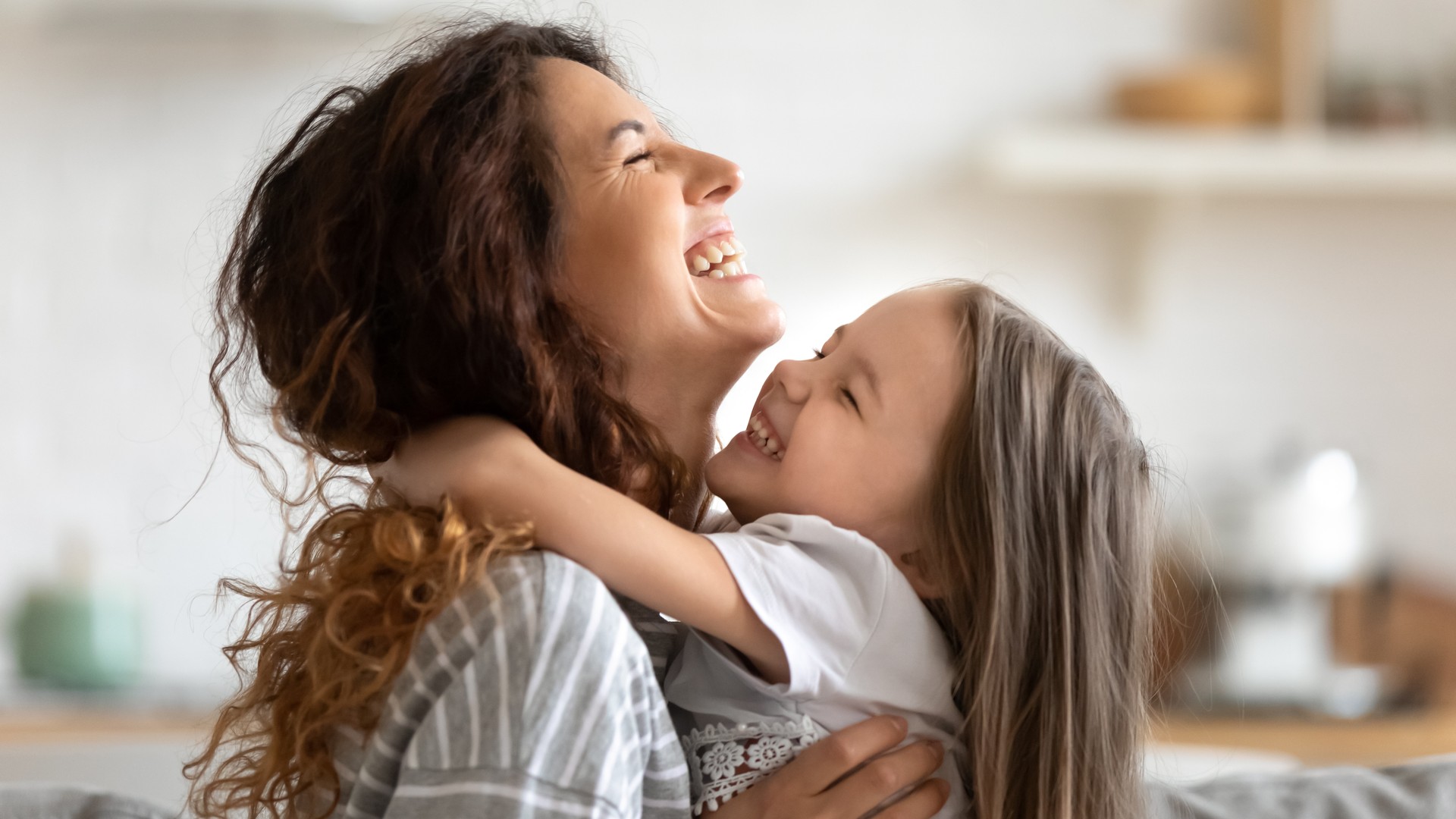 Do You Need to Cancel Hugs When Lice Is Going Around?
