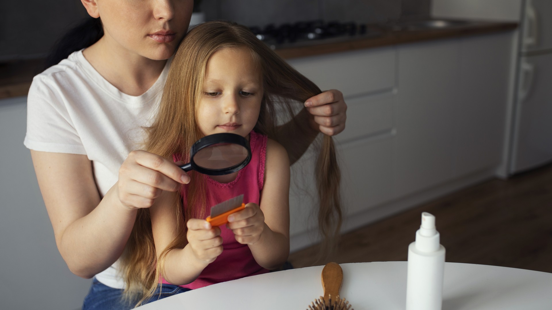 Both Households Need to Check for Lice on the Same Day